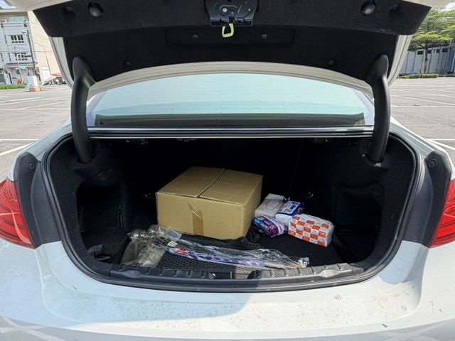 車輛整備中，歡迎預約賞車~  第6張相片