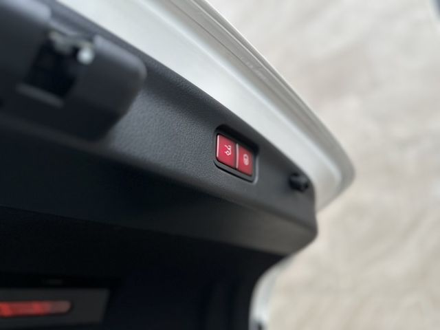 23P跟車/360環景/LED頭燈/盲點/電尾門/免鑰匙/雙區恆溫/APPLE CARPLAY/摸門/電動記憶座椅  第7張相片