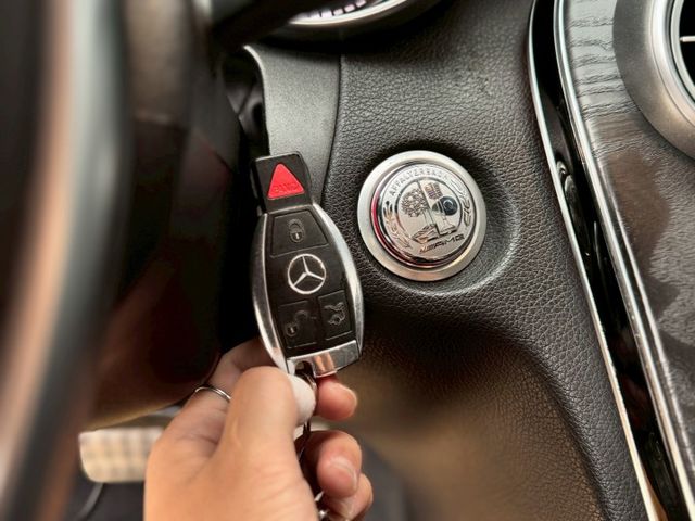 2015 BENZ C400/ 電冷熱通風椅/天窗/柏林/LED頭燈/盲點/23P跟車/倒車顯影  第18張相片