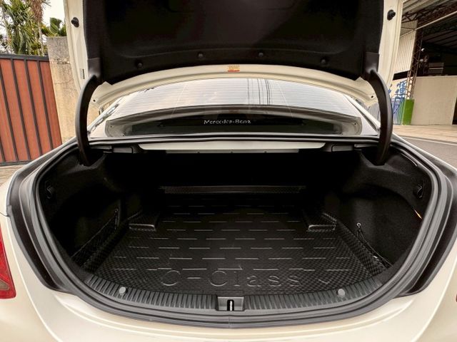 2015 BENZ C400/ 電冷熱通風椅/天窗/柏林/LED頭燈/盲點/23P跟車/倒車顯影  第19張相片