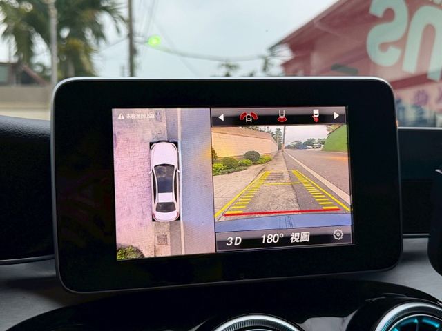 原版件/LED頭燈/倒車顯影/360環景/免鑰匙啟動/電動座椅/渦輪出風口/雙區恆溫/定速  第16張相片