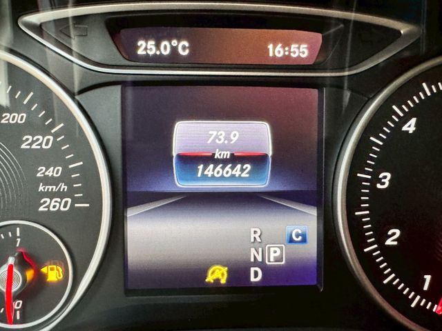 2016 BENZ B180/電動座椅/雙區恆溫/LED頭燈/免鑰匙/後座出風口  第3張相片