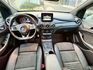 2016 BENZ B180/電動座椅/雙區恆溫/LED頭燈/免鑰匙/後座出風口  第14張縮圖