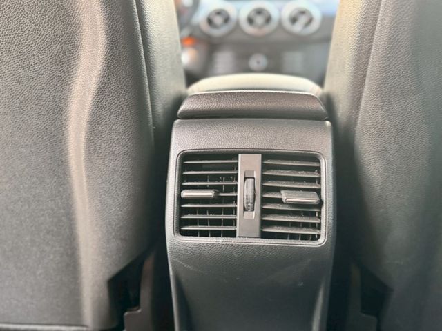 2016 BENZ B180/電動座椅/雙區恆溫/LED頭燈/免鑰匙/後座出風口  第15張相片