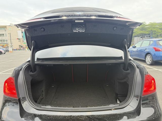 車輛整備中，歡迎預約賞車~  第9張相片