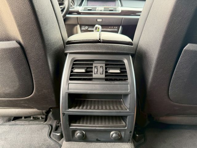 免鑰匙/HID頭燈/摸門/倒車顯影/雙區恆溫/全景天窗/電子手煞車/循跡防滑/電尾門/電動座椅  第9張相片