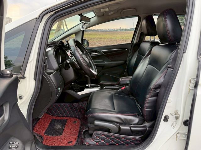 2017本田 FIT/原版件/S版/Carplay /換檔撥片/輕盈小車/移動、找車位都方便/歡迎賞車☏  第4張相片