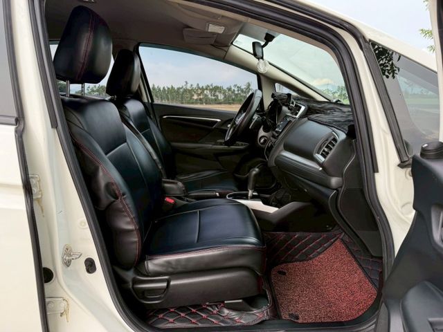 2017本田 FIT/原版件/S版/Carplay /換檔撥片/輕盈小車/移動、找車位都方便/歡迎賞車☏  第7張相片