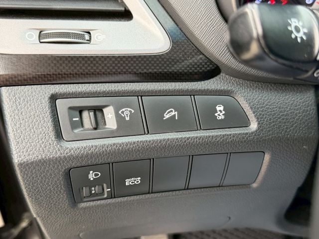 原版件/倒車顯影/駕駛座電動座椅/定速/循跡防滑/便宜寬敞休旅車  第14張相片