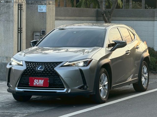 油電/LED頭燈/倒車顯影/360環景/免鑰匙/跟車/定速/車道偏移/盲點/電尾門/跟車  第1張相片