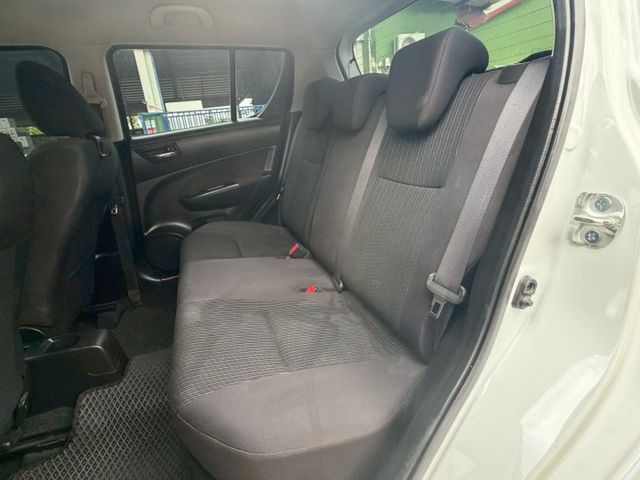 2014 SUZUKI SWIFT/倒車顯影/免鑰匙啟動/恆溫空調/摸門/定速/恆溫空調  第4張相片
