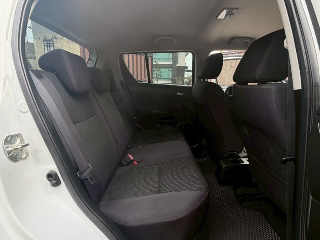 2014 SUZUKI SWIFT/倒車顯影/免鑰匙啟動/恆溫空調/摸門/定速/恆溫空調  第7張相片