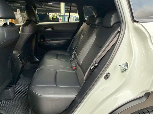 LED頭燈/免鑰匙/恆溫空調/倒車顯影/360環景/定速/車道偏移/摸門/盲點/後座出風口  第6張相片