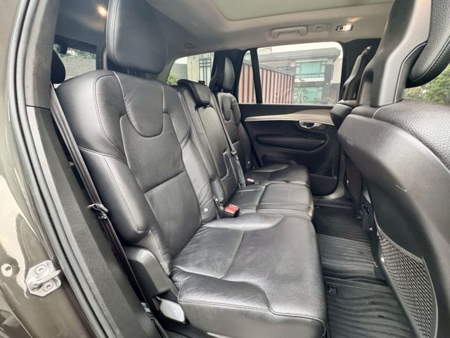 2020 XC90 B5/油電車/LED頭燈/免鑰匙/HK音響/後座出風口/電動座椅/旅行式/電尾門  第13張相片