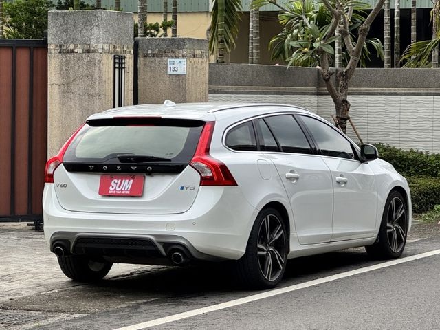 2017 VOLVO V60 T5 R-Design /旅行版 /原版件/電動座椅/HK音響/歡迎賞車☏  第2張相片