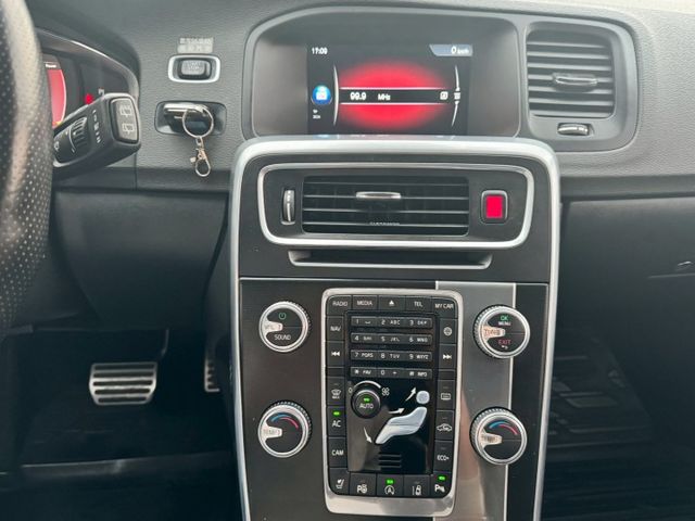 2017 VOLVO V60 T5 R-Design /旅行版 /原版件/電動座椅/HK音響/歡迎賞車☏  第15張相片