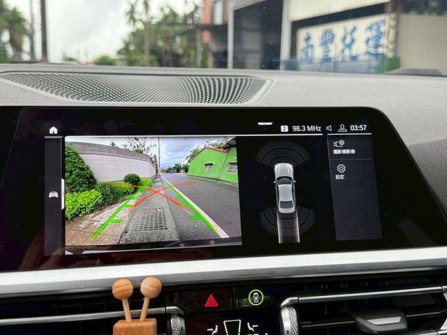盲點/換檔撥片/倒車顯影/天窗/雙區恆溫/改:M外觀、M3方向盤 、前下巴、後擾流、當派、氣氛燈  第15張相片