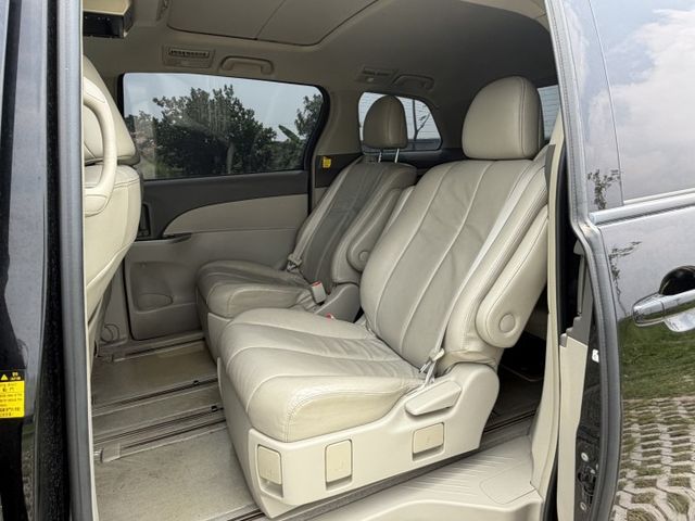 車輛整備中，歡迎預約賞車~  第5張相片