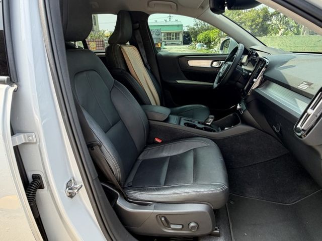 車輛整備中，歡迎預約賞車~  第6張相片