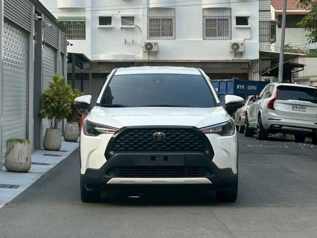 APPLE CARPLAY/恆溫空調/免鑰匙/定速/車道偏離/倒車顯影/電子後視鏡/循跡防滑/盲點  第1張相片