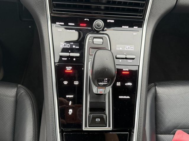 車輛整備中，歡迎預約賞車~  第18張相片