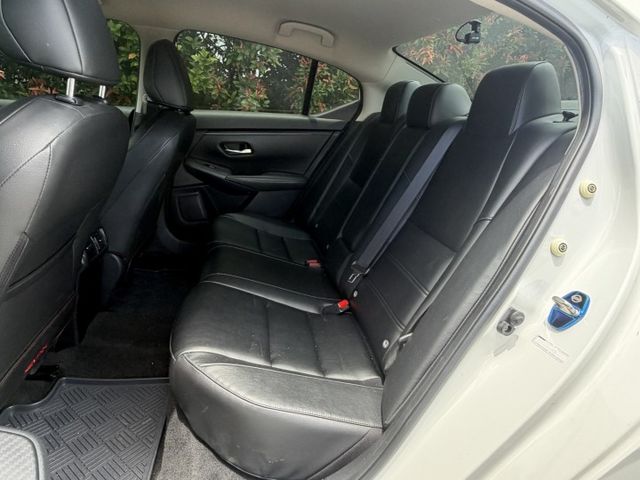 車輛整備中，歡迎預約賞車~  第8張相片