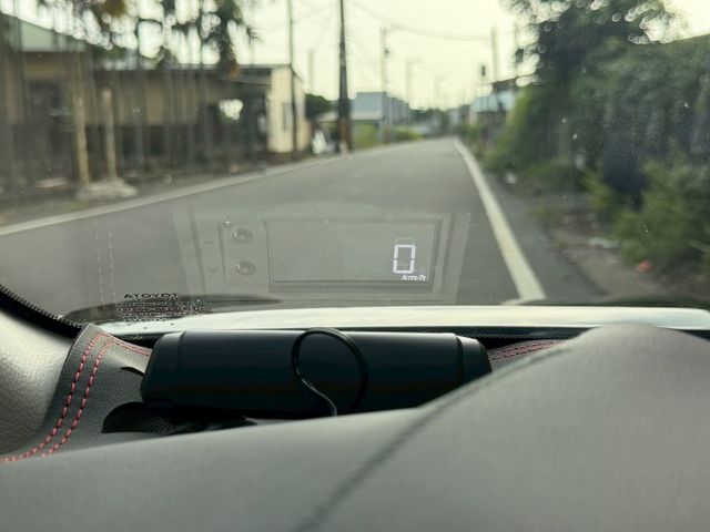 LED頭燈/盲點/雙前電動座椅/摸門/車道偏離/ACC跟車/循跡防滑/倒車顯影/免鑰匙/雙區恆溫  第4張相片