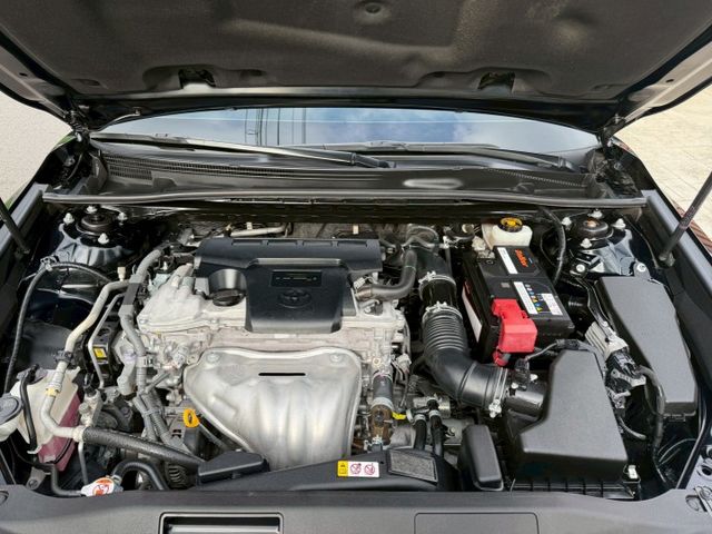 LED頭燈/盲點/雙前電動座椅/摸門/車道偏離/ACC跟車/循跡防滑/倒車顯影/免鑰匙/雙區恆溫  第12張相片