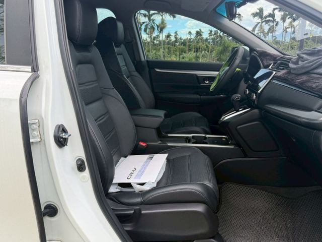車輛整備中，歡迎預約賞車~  第7張相片