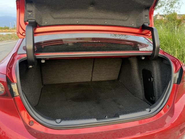 車輛整備中，歡迎預約賞車~  第10張相片