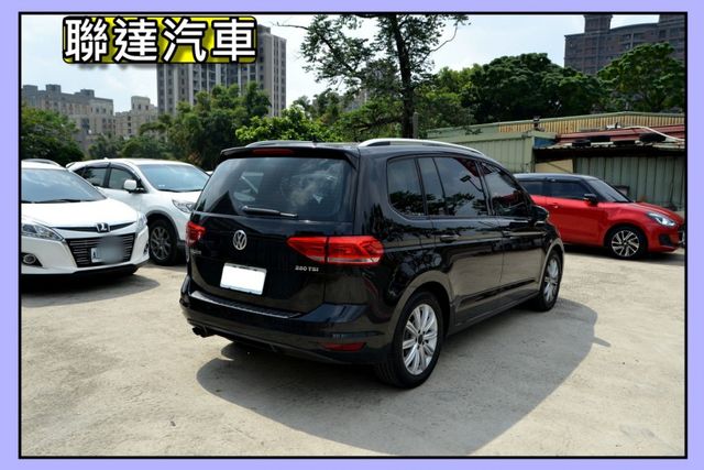 2016 Volkswagen Touran 280 TSI Comfortline《七人座/電動座椅/電動尾門》  第6張相片