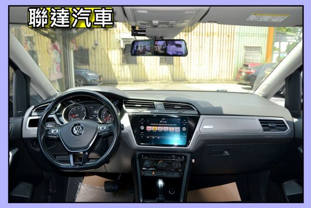 TSI 7人座/原廠保養車/全車9成新/後電尾門/倒車360度顯影/全車原版件/CarPlay/電動座椅  第7張相片