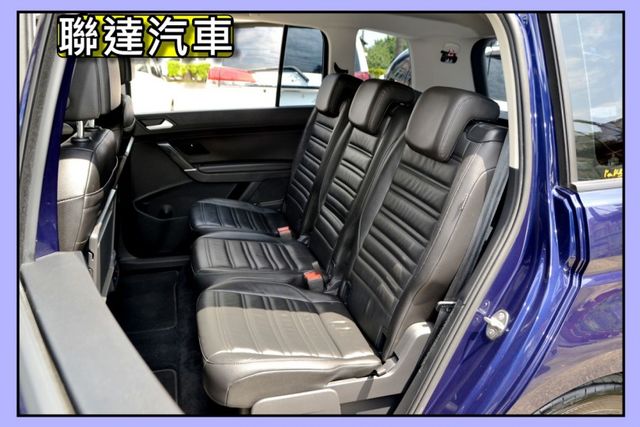 TSI 7人座/原廠保養車/全車9成新/後電尾門/倒車360度顯影/全車原版件/CarPlay/電動座椅  第9張相片