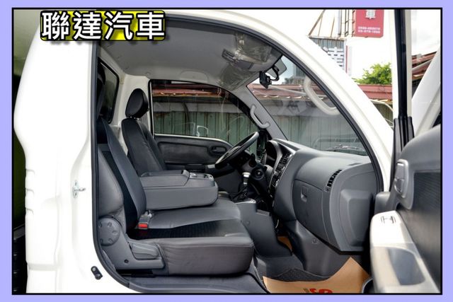 僅跑2萬3KM/一手車/電動升降斗篷/全車原版件/手自排/柴油/倒車影像/安全氣囊/電動後視鏡  第5張相片