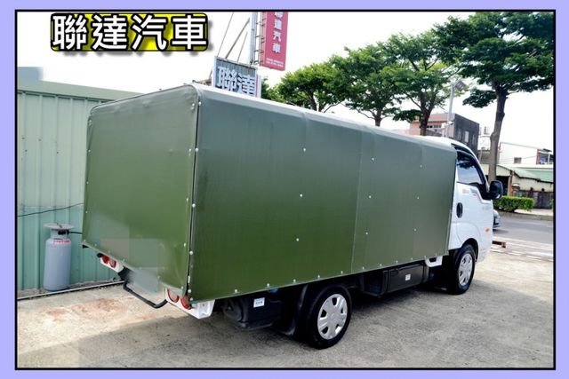 僅跑2萬3KM/一手車/電動升降斗篷/全車原版件/手自排/柴油/倒車影像/安全氣囊/電動後視鏡  第12張相片