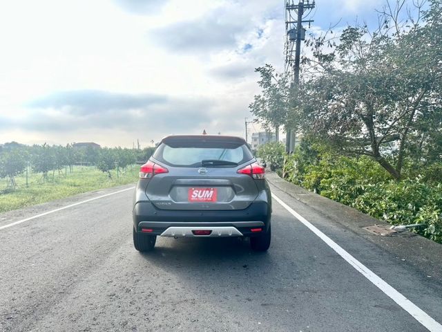 冠鑫汽車全程為您服務～ 2019 年KICKS/1500cc/智行旗艦版/雙色/全車原版件  第3張相片