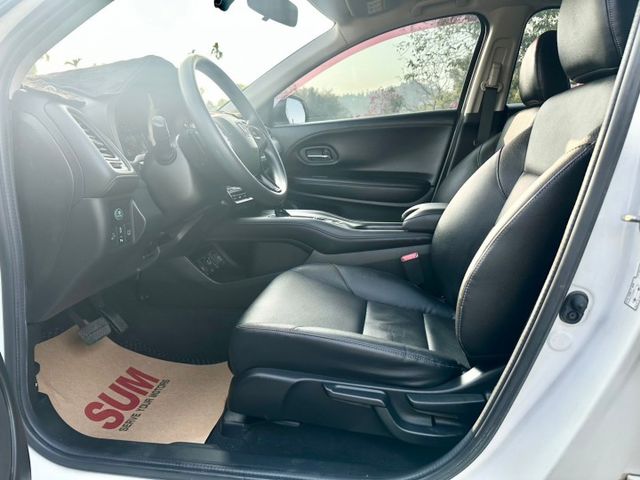 冠鑫汽車全程為您服務～2019年HRV1800cc/VTI-S 全車原版件  第8張相片