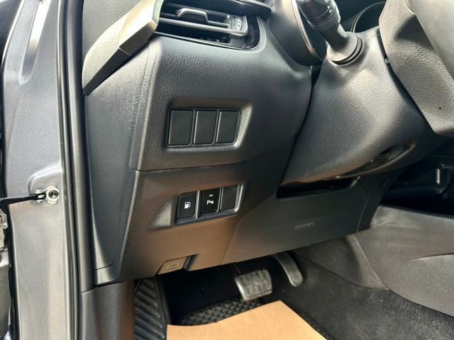 冠鑫汽車全程為您服務～2018年 CHR/1200cc/4WD/灰黑/全車原版件!  第9張相片