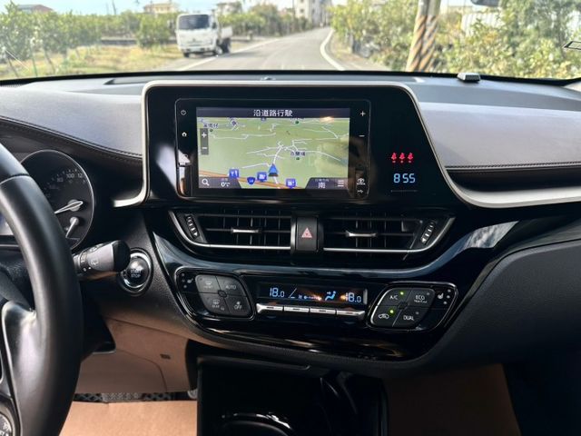 冠鑫汽車全程為您服務～2018年 CHR/1200cc/4WD/灰黑/全車原版件!  第13張相片