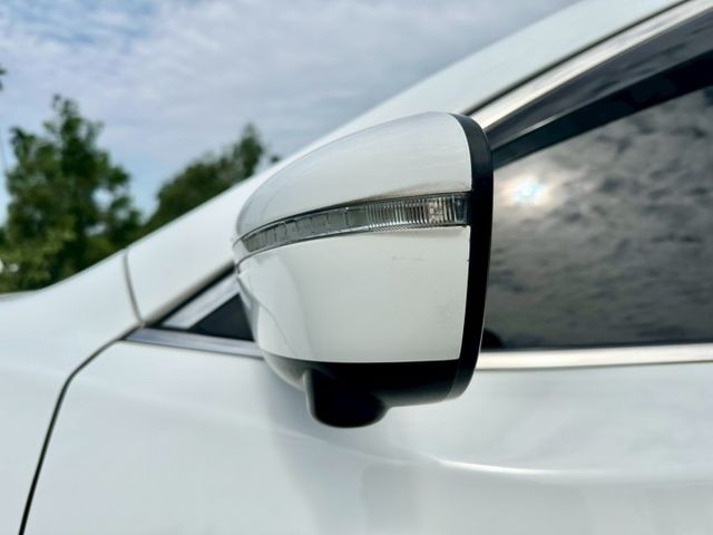 冠鑫汽車全程為您服務～2018年2000cc/全車原版件  第7張相片