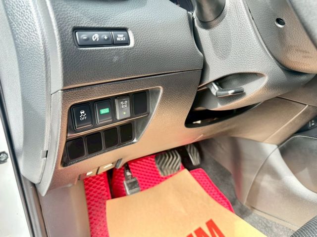 冠鑫汽車全程為您服務～2018年2000cc/全車原版件  第17張相片