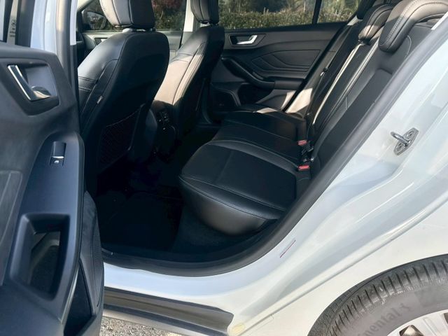 冠鑫汽車全程為您服務～2022年focus/1500cc/LED/全車原版件！  第7張相片