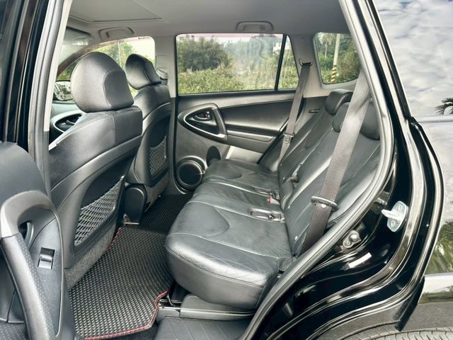 冠鑫汽車全程為您服務～2012年RAV4/2400cc/4WD 全車原版件！  第9張相片