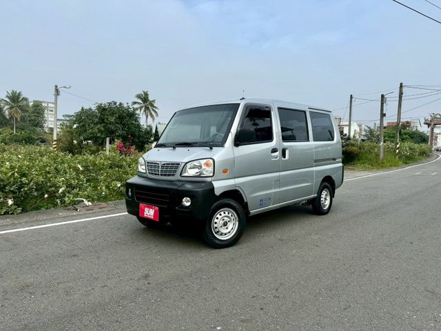 冠鑫汽車全程為您服務～2013年菱利廂型車1200cc/  第1張相片