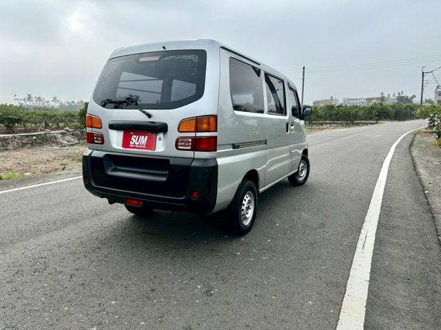 冠鑫汽車全程為您服務～2013年菱利廂型車1200cc/  第4張相片