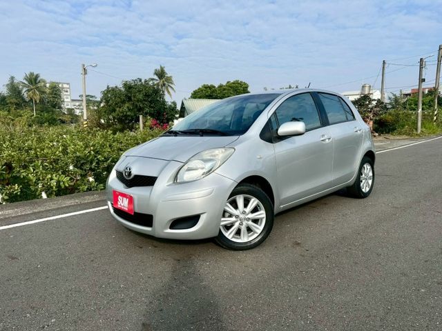 冠鑫汽車全程為您服務～小鴨2013年yaris/1500cc/G版 全車原鈑件！  第1張相片