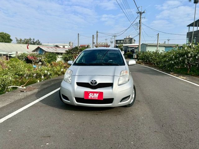 冠鑫汽車全程為您服務～小鴨2013年yaris/1500cc/G版 全車原鈑件！  第2張相片