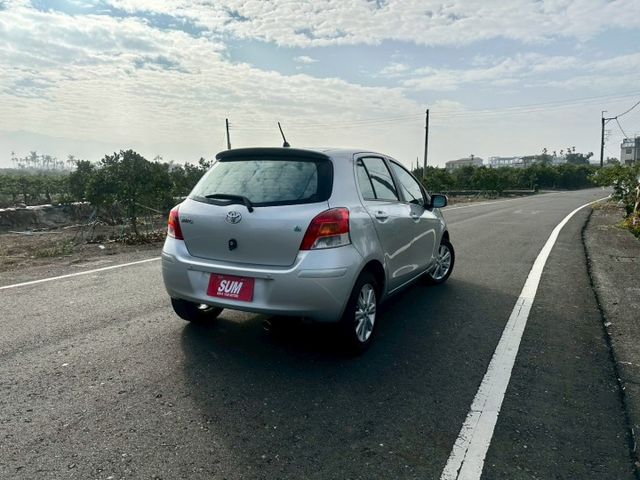 冠鑫汽車全程為您服務～小鴨2013年yaris/1500cc/G版 全車原鈑件！  第4張相片