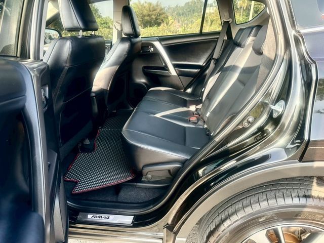 冠鑫汽車全程為您服務～2017年RAV4/2000cc 全車原版件！  第9張相片