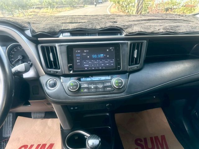 冠鑫汽車全程為您服務～2017年RAV4/2000cc 全車原版件！  第12張相片